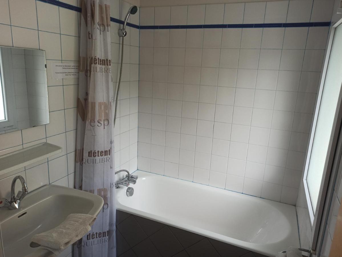 La Pierre Blanche Hotel Luzenac Bagian luar foto