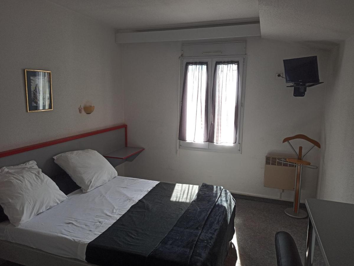 La Pierre Blanche Hotel Luzenac Bagian luar foto